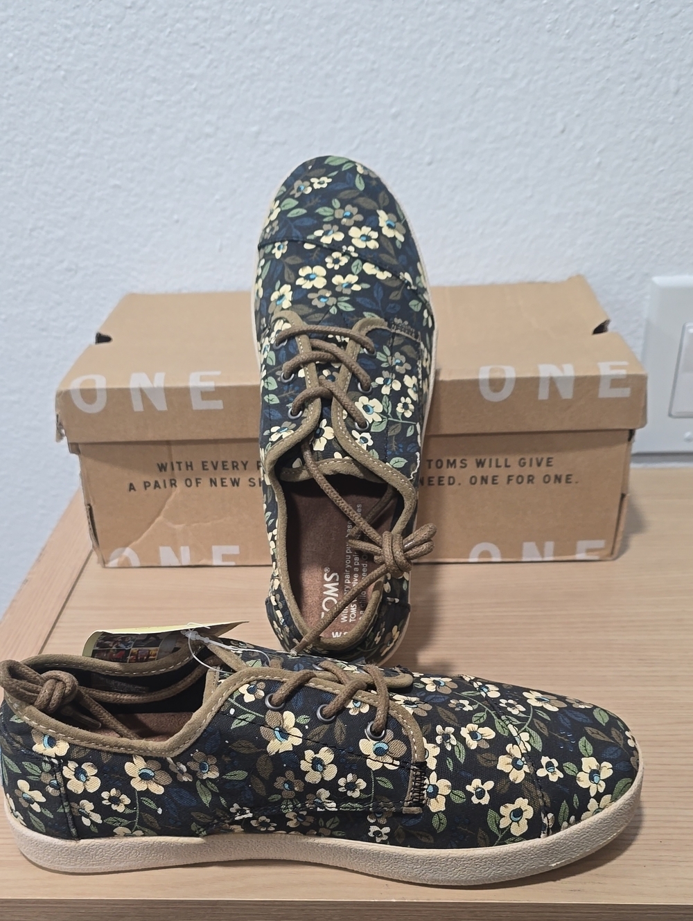 Toms Paseo Floral Print Shoes